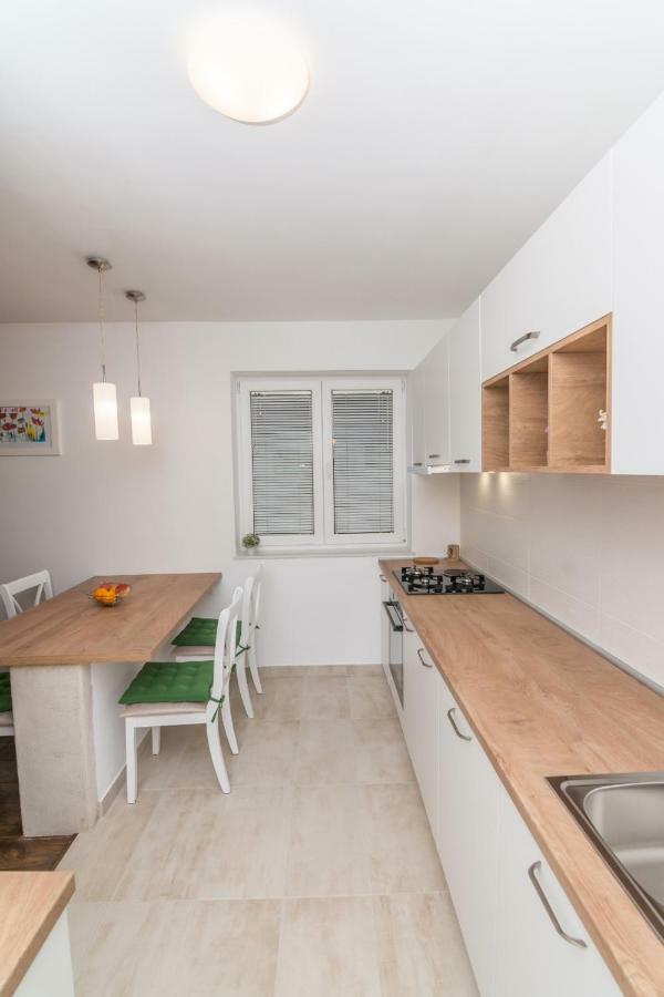 Apartment Bambi Mali Lošinj Exteriör bild